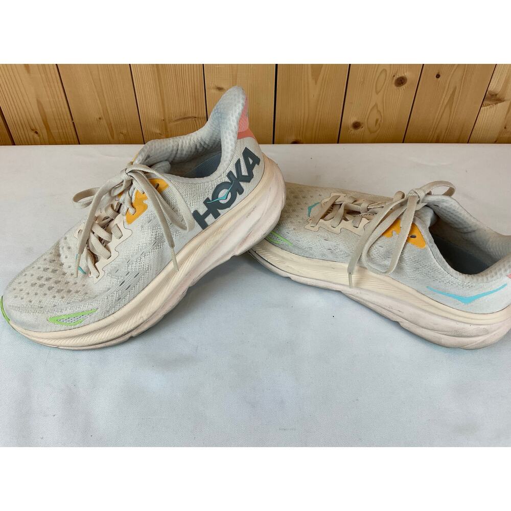Hoka One One Clifton 9 Women's Size 6, Pink/Cream - Picture 5 of 8